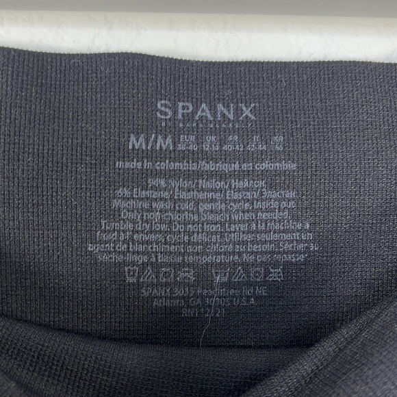 SPANX Look‎ at Me Now Black leggings size Medium Women’s clothing - Picture 6 of 12